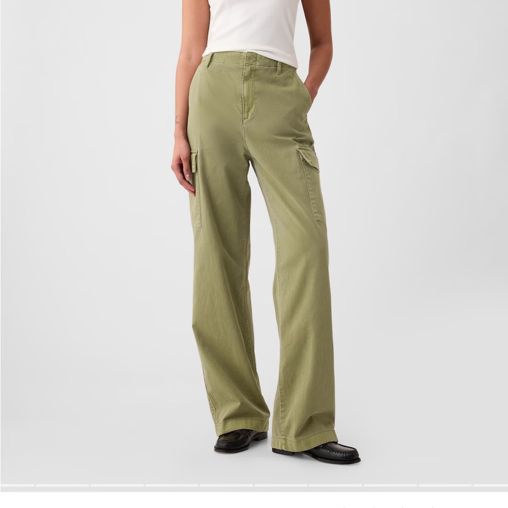 NWT Gap Loose Khaki Cargo Pants